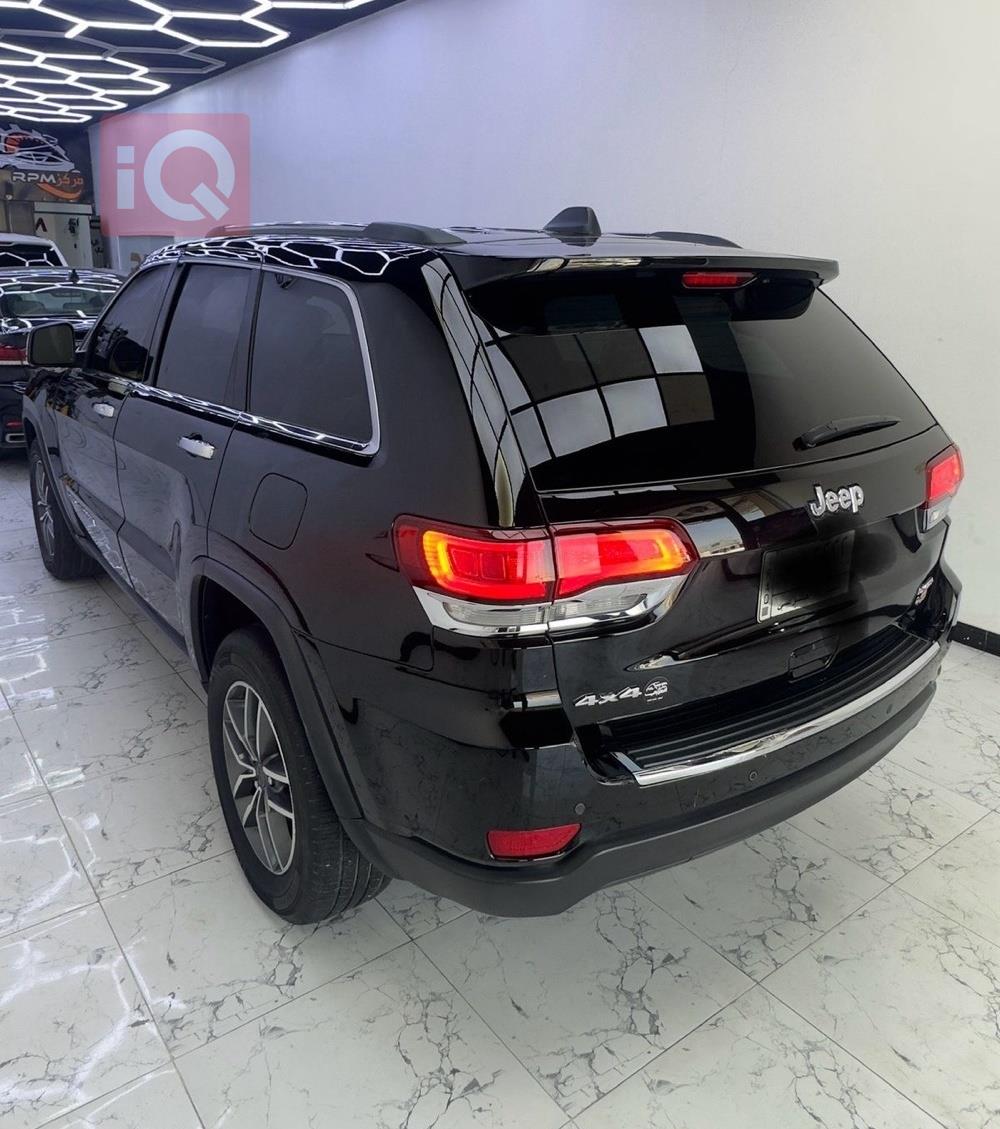 جیپ گراند شیرۆکی